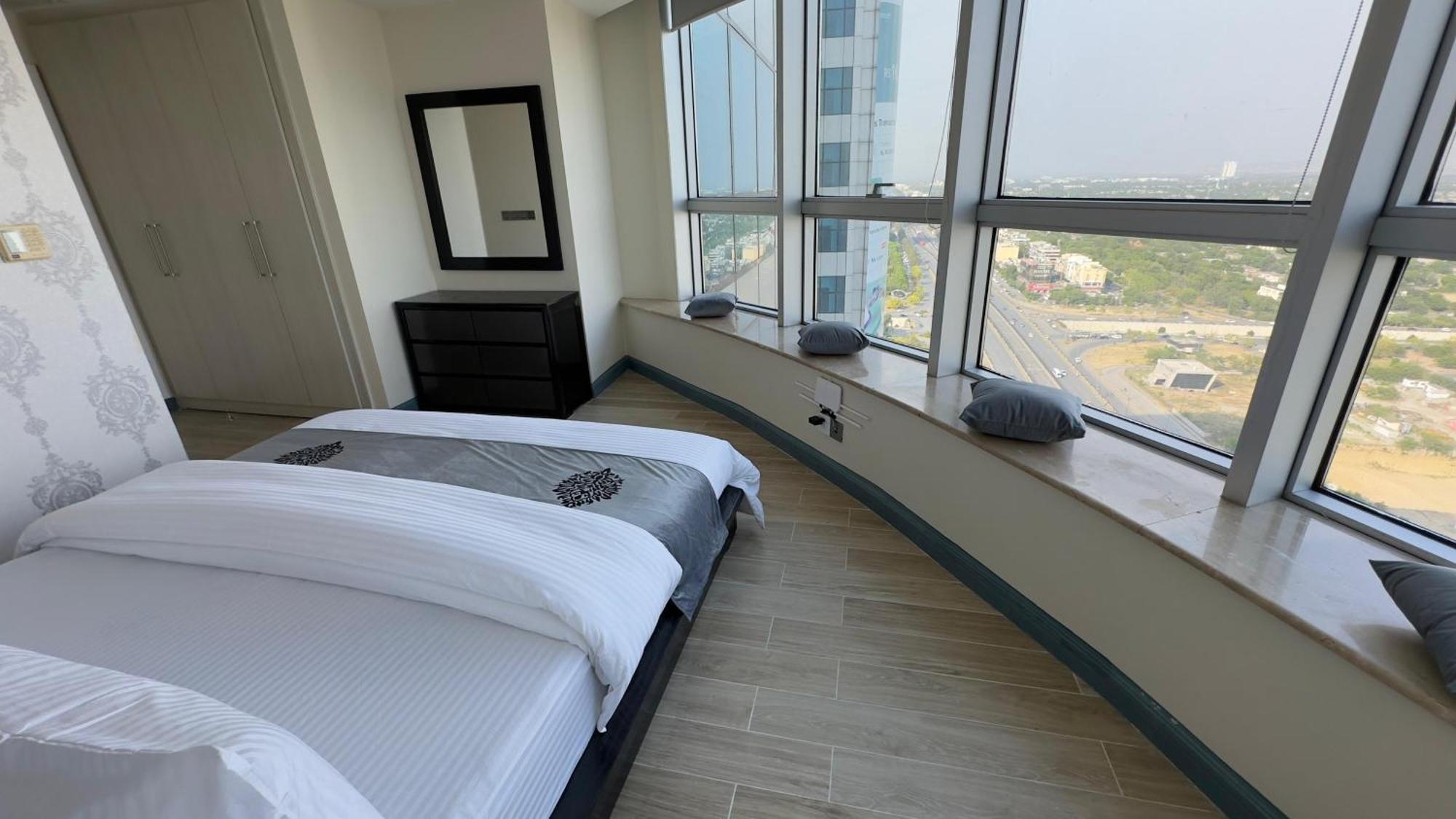 Centaurus Apartments Islamabad Eksteriør billede
