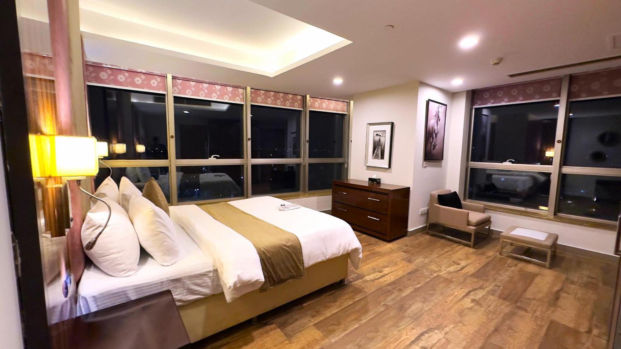 Centaurus Apartments Islamabad Eksteriør billede