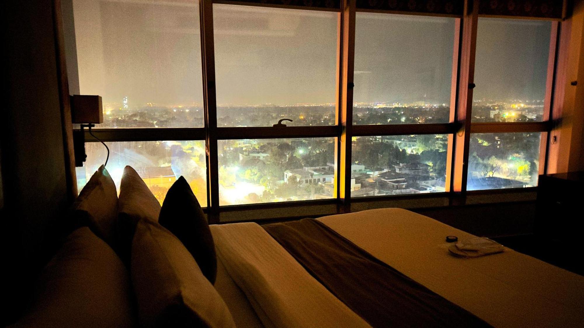 Centaurus Apartments Islamabad Eksteriør billede